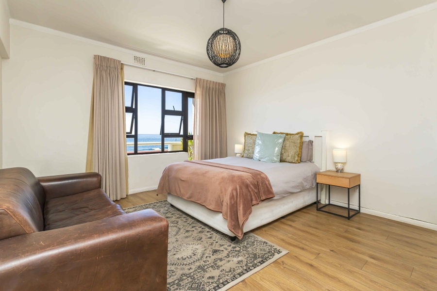 1 Bedroom Property for Sale in Sea Point Western Cape